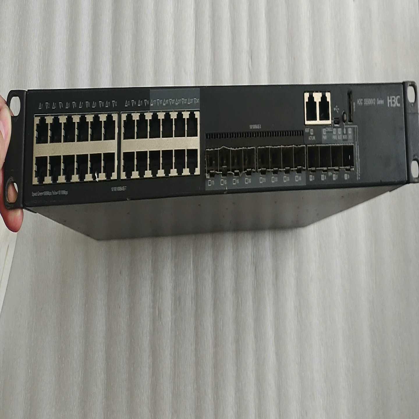H3CLS-5500V2-28C-EI全千兆交换机，成色--议价商品