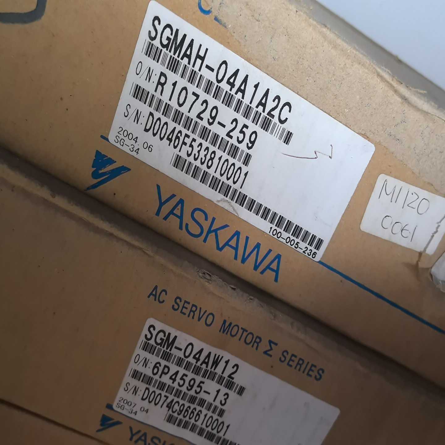 询价全新安川服，有M-041