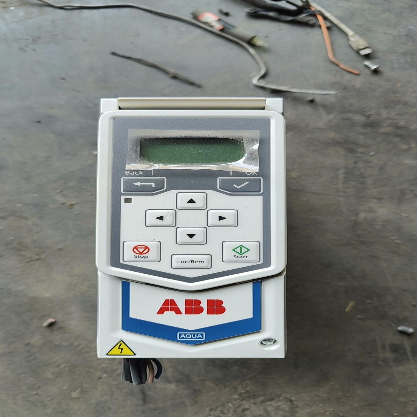 议价ABB-ACQ531-01-05A6-4变频器一台成色挺好