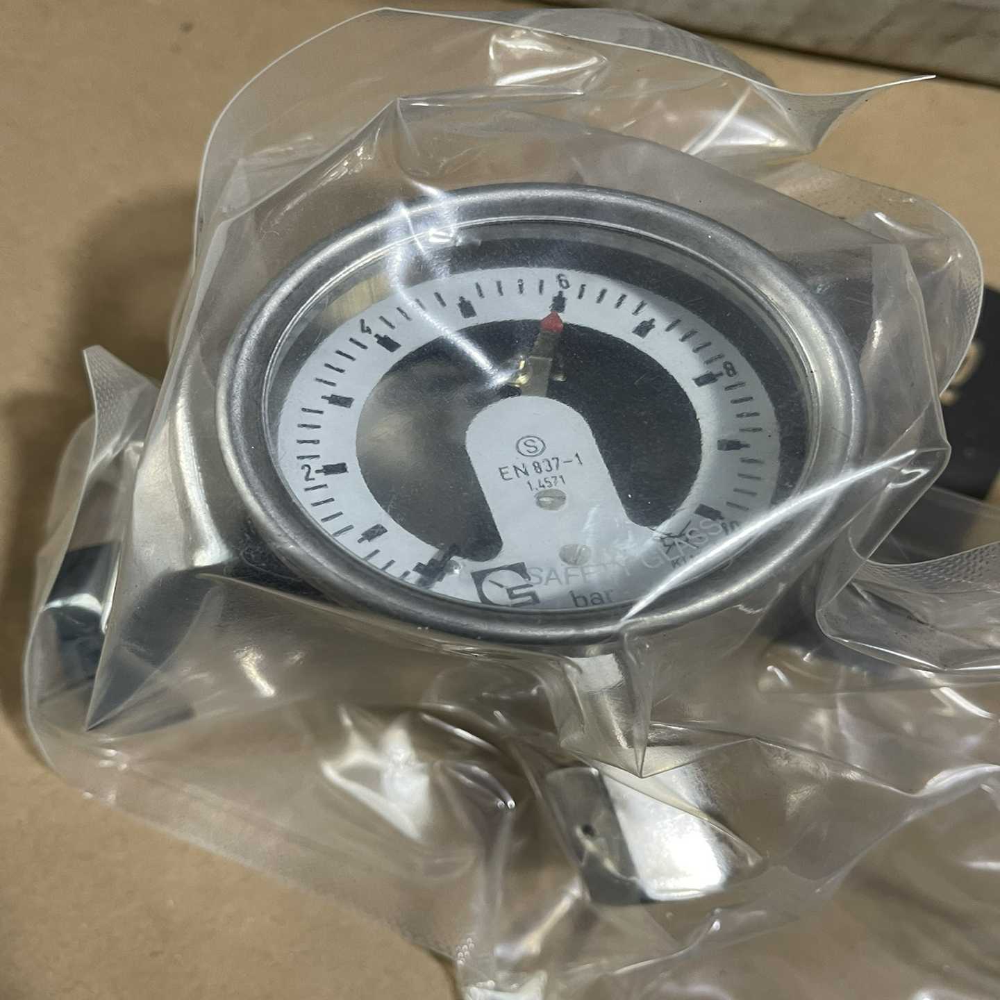 【请询价】RENA电接点压力表RSCh63-3  接口14Vcr 全