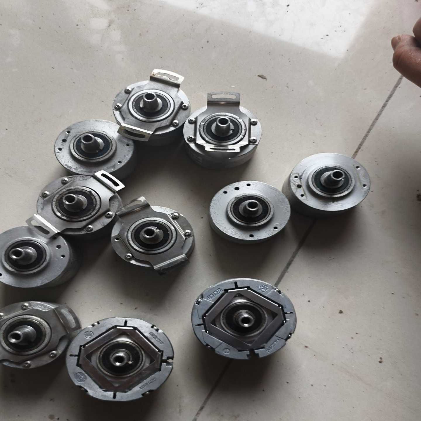 RF538192/F190A~询价