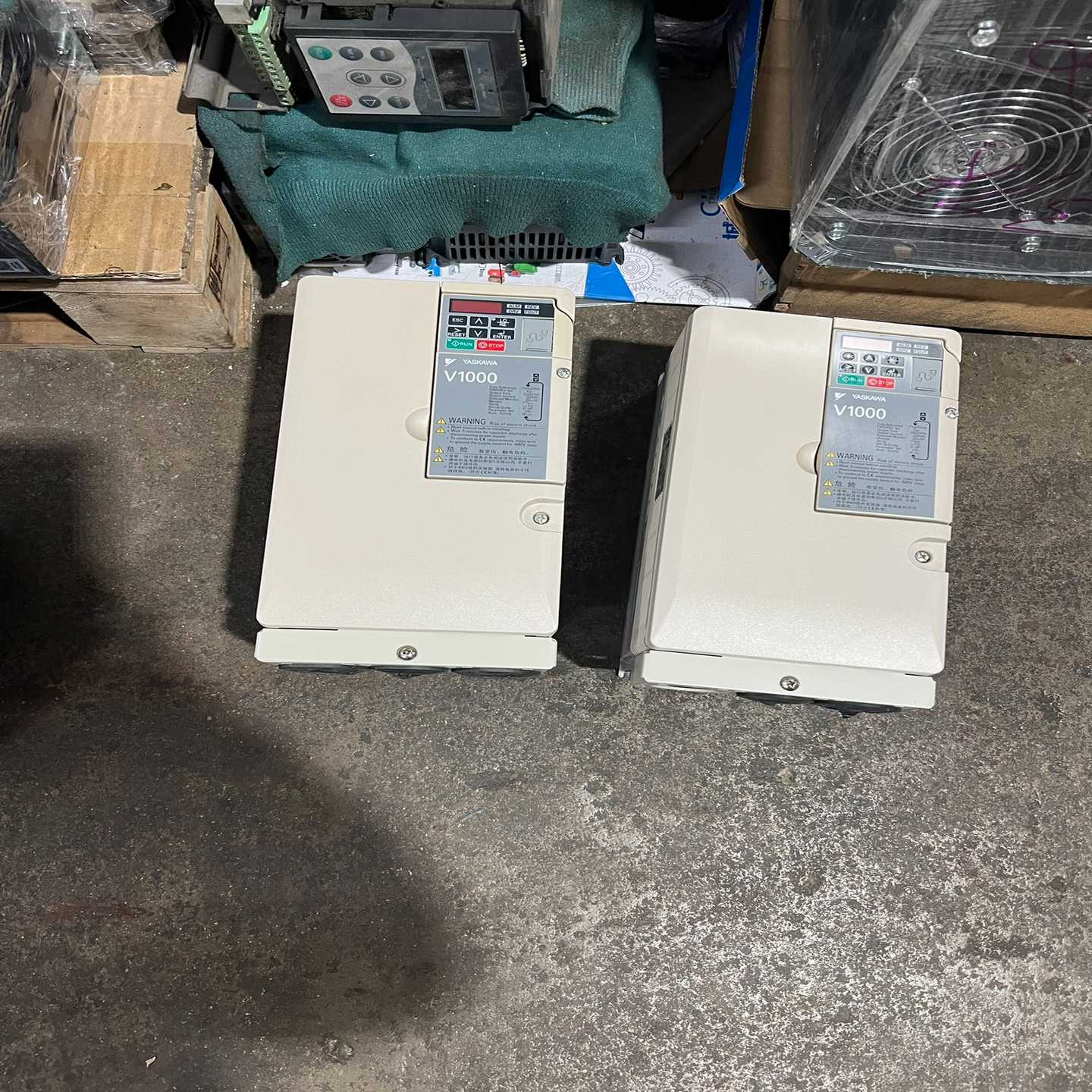 议价安川V1000变频器5.5KW，VB4A0018FBA，实物