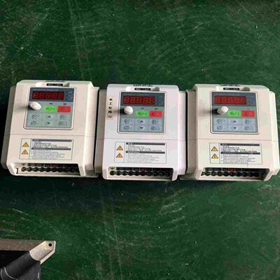 溢价-正弦变频器EM1001R53B15KW380V等级商铺