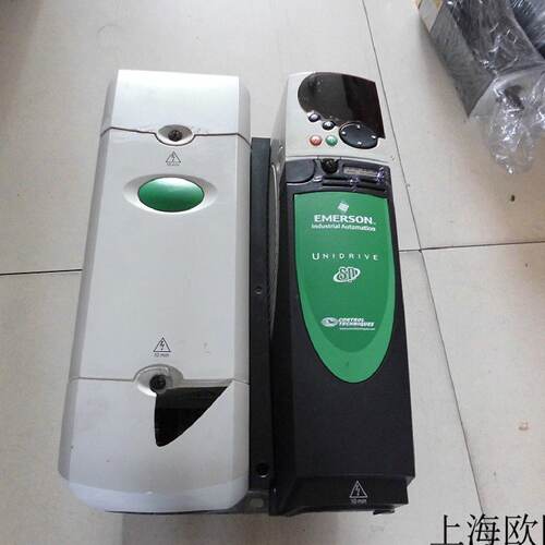 溢价-SP3402CT变频器18.522KW外壳有点破损