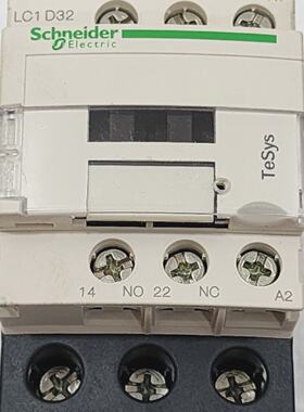 SCHNEIDERLC1D32M7接触器035108220V