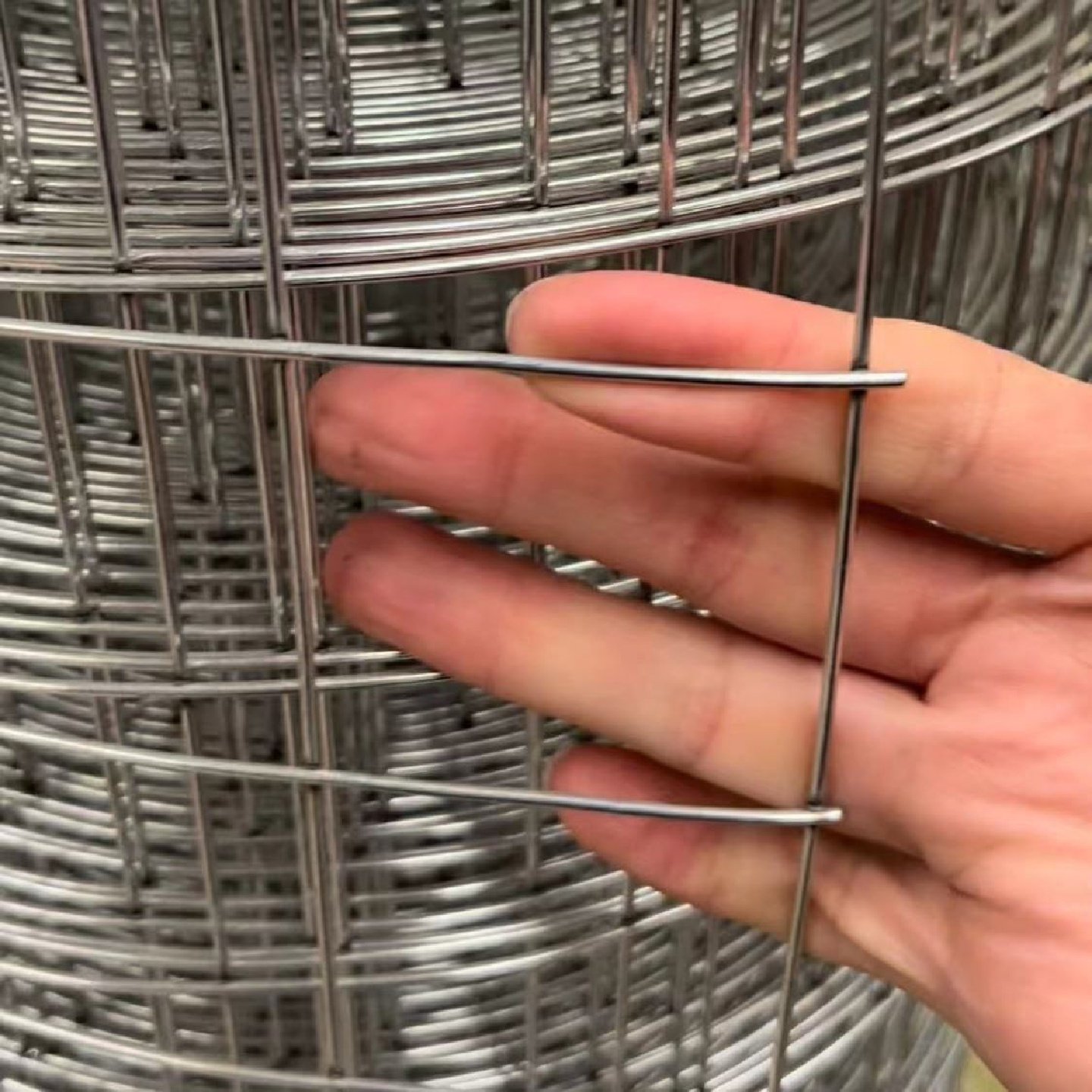 镀锌铁丝网勾花网围栏圈牛羊防护养殖钢丝网养鸡狗果园防护围栏网,五金/工具,护栏/隔离栏,淘宝优惠券,粉丝福利购,淘宝优惠卷