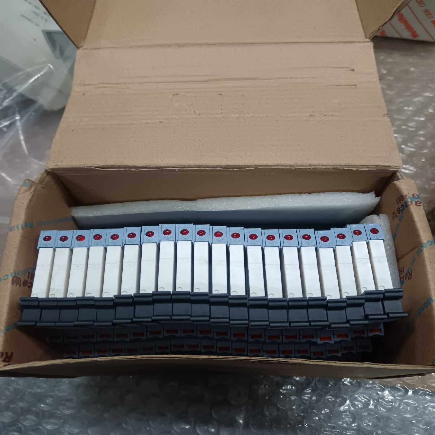 瑞联端子式继电器，带包装一盒20个询价,办公设备/耗材/相关服务,其它,淘宝优惠券,粉丝福利购,淘宝优惠卷