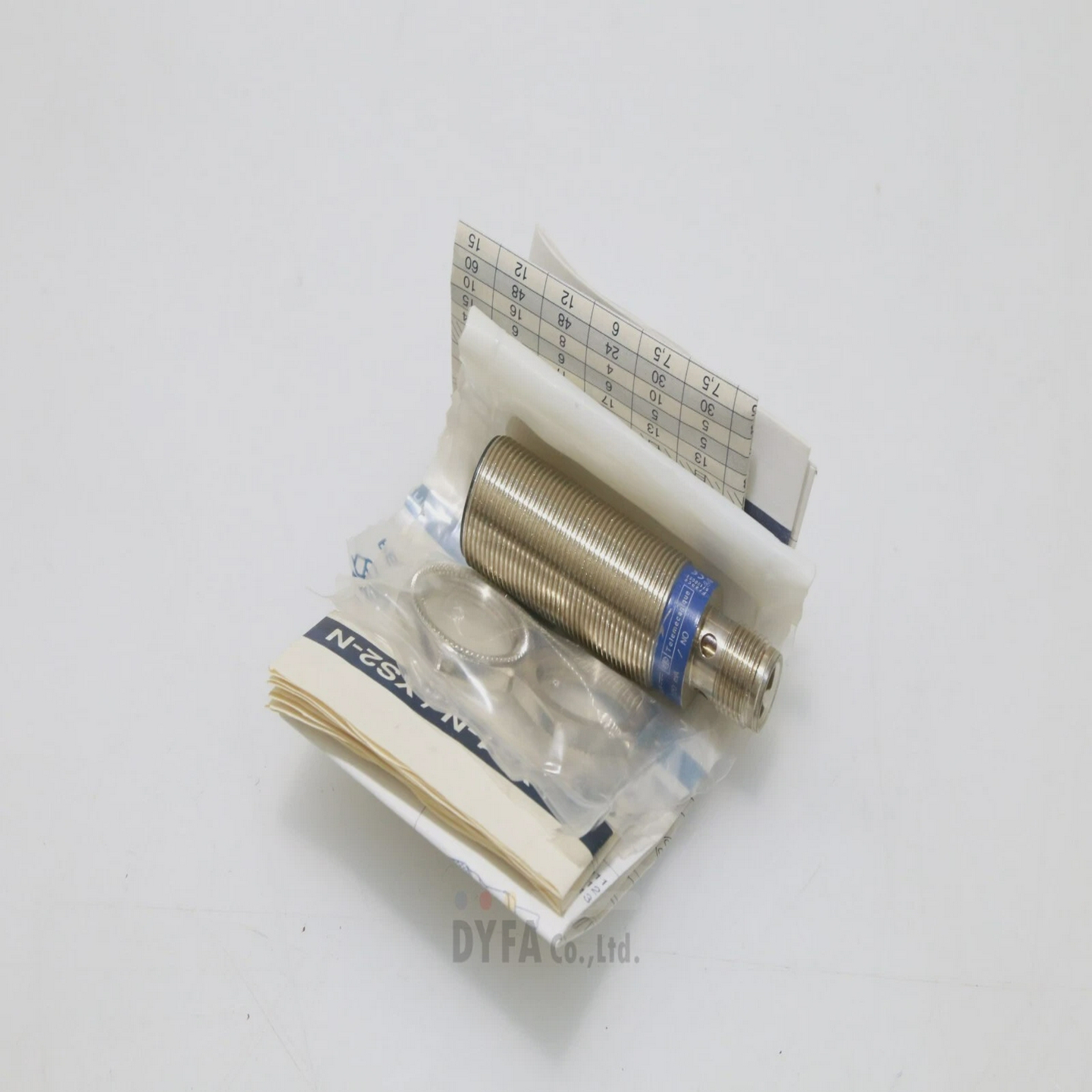 TELEMECANIQUE带盒XS1M18DA210D感应接近开关ETC-I-3919A14