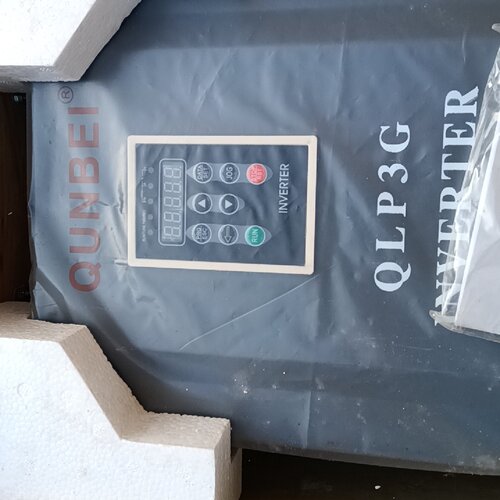 上海群倍牌变频器QLP3G1011G15PA338