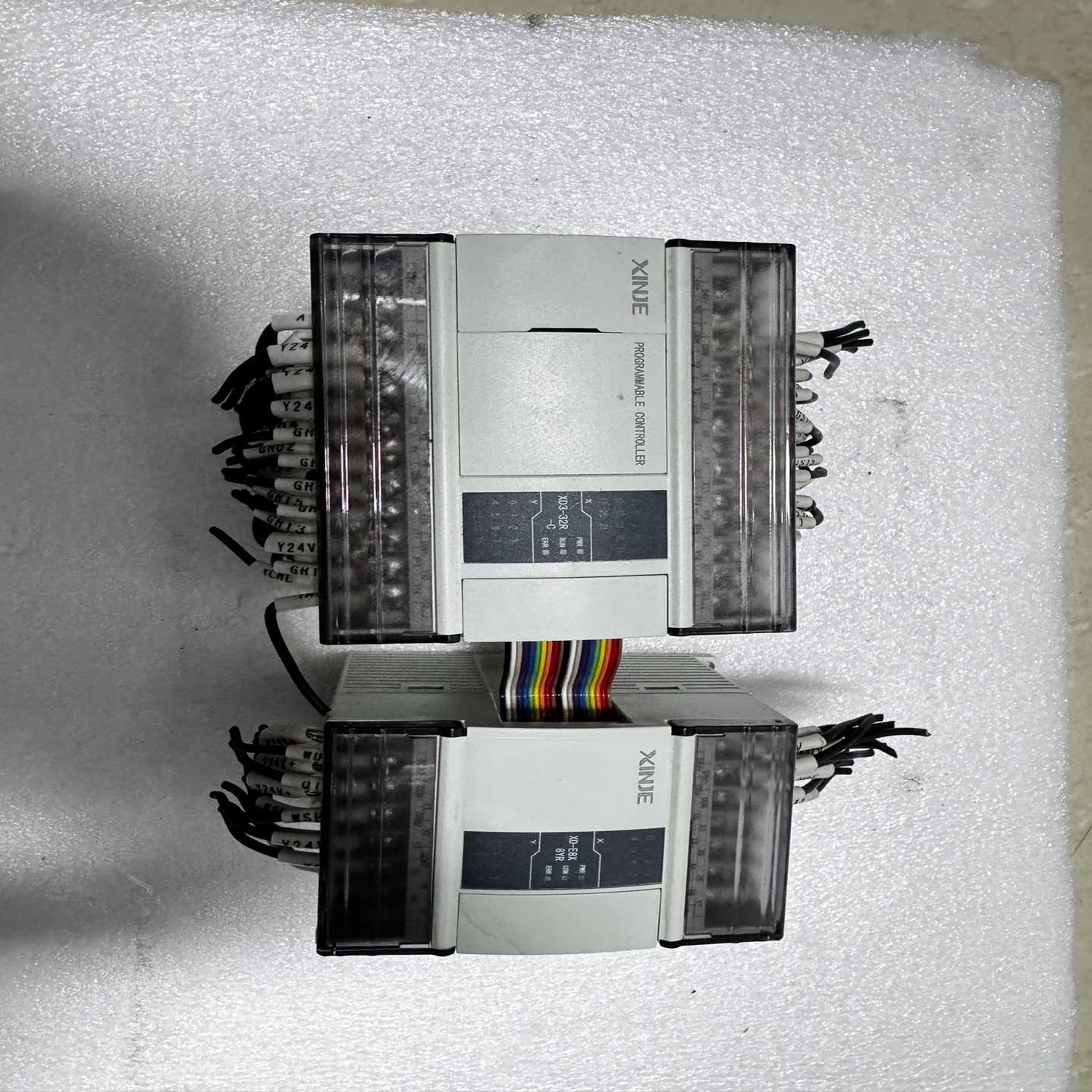 PLCXD3-32R-C主机和XD-E8YR扩展模块，