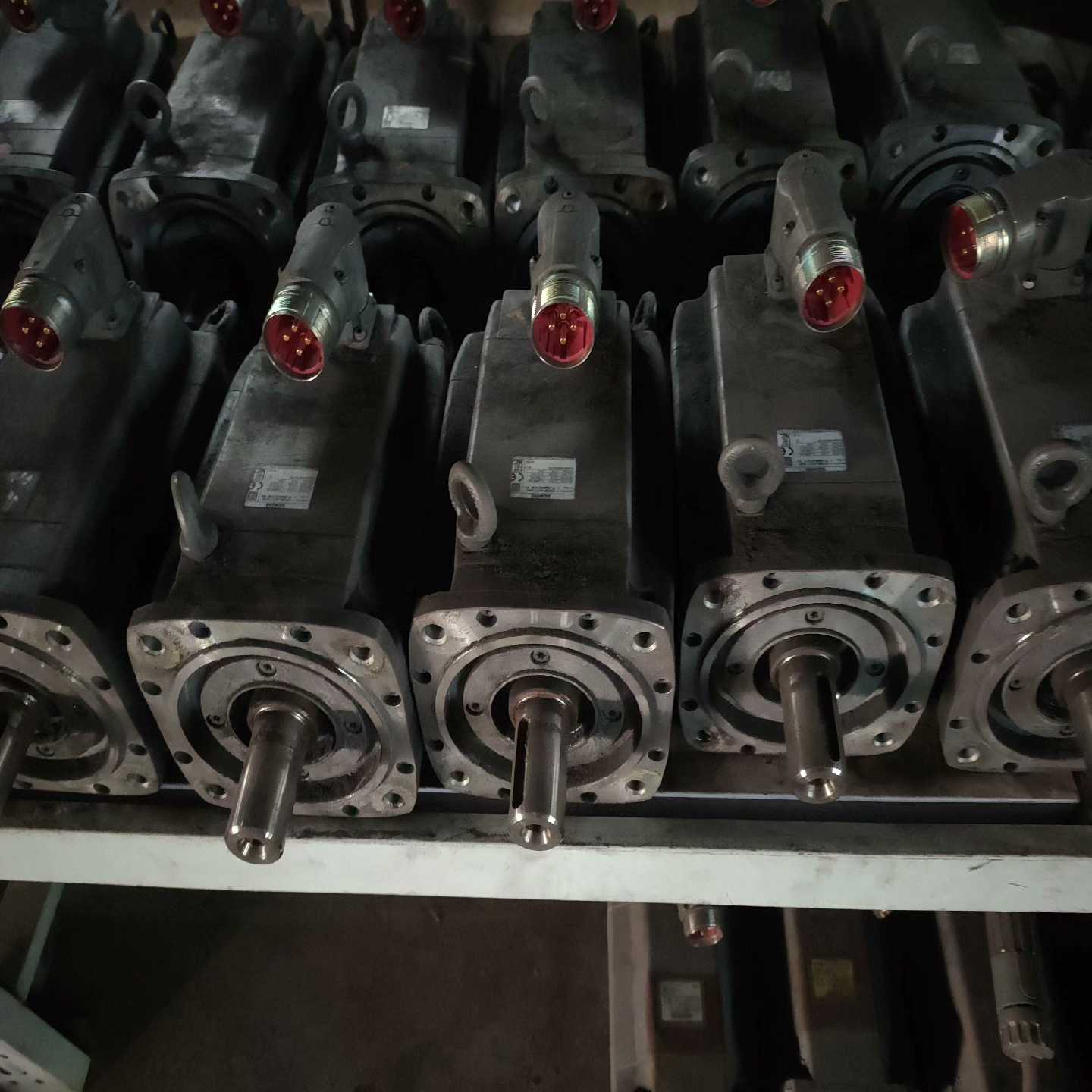 议价1fk7085-4cf71-1qaU0西门子伺服电机，实物图，现货/维修