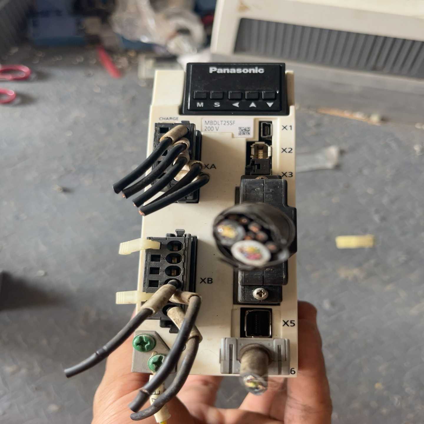 拆机松下伺服驱动器MBDLT25SF400W220V--议价商品