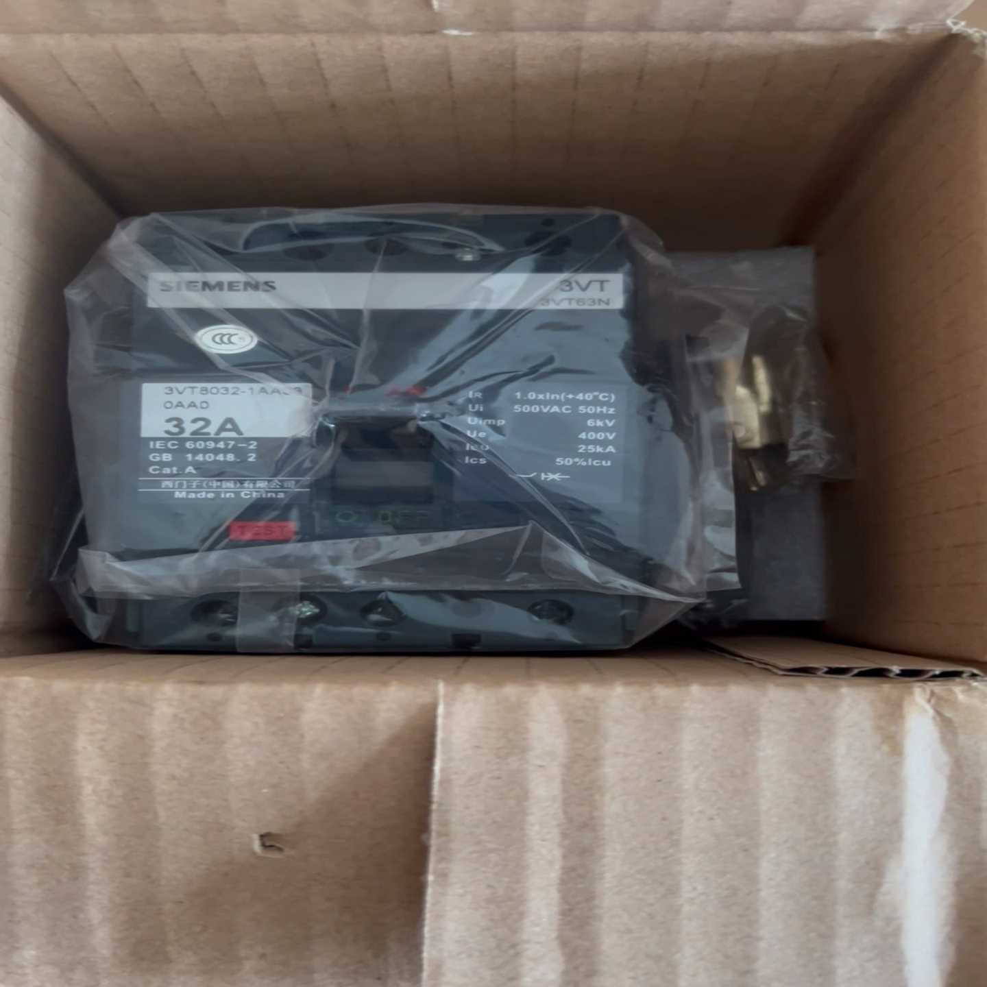 #西门子断路器  3VT8032-1AA03-0AA0 全新~议价