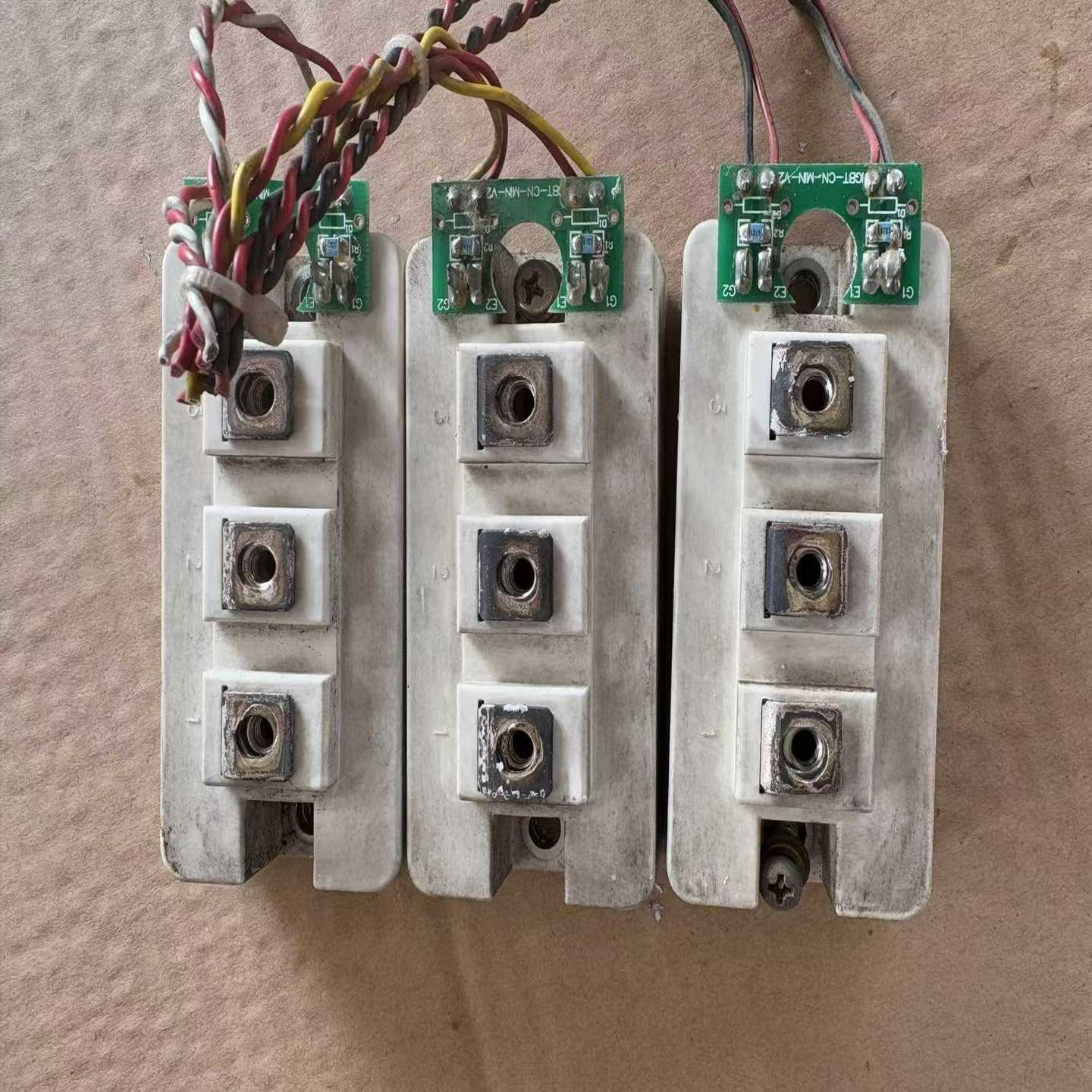 GD150HFL120C8S，，有的联系我吧询价