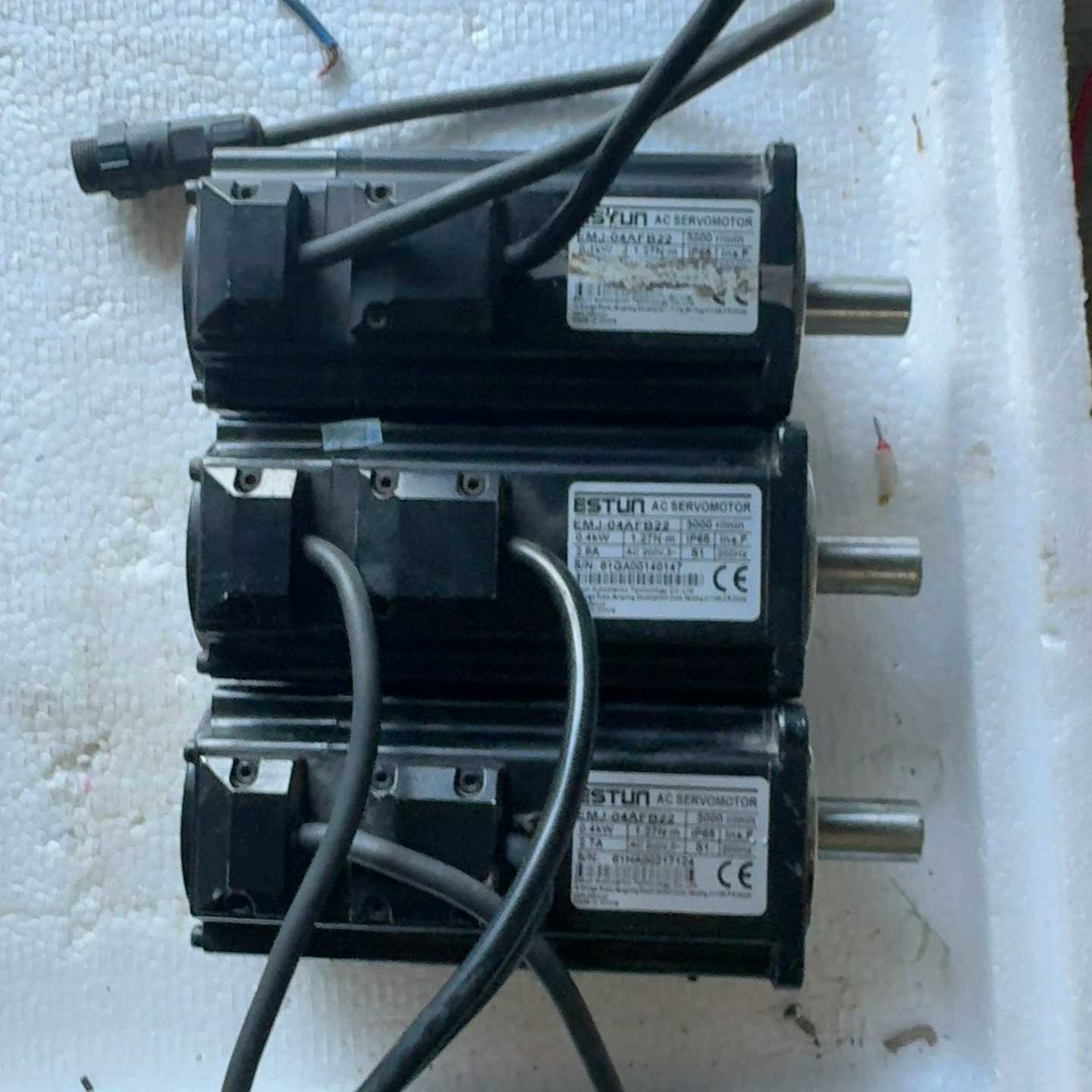 埃斯顿伺服电机EMJ-04AFB22，0.4KW功率，1.2--议价商品