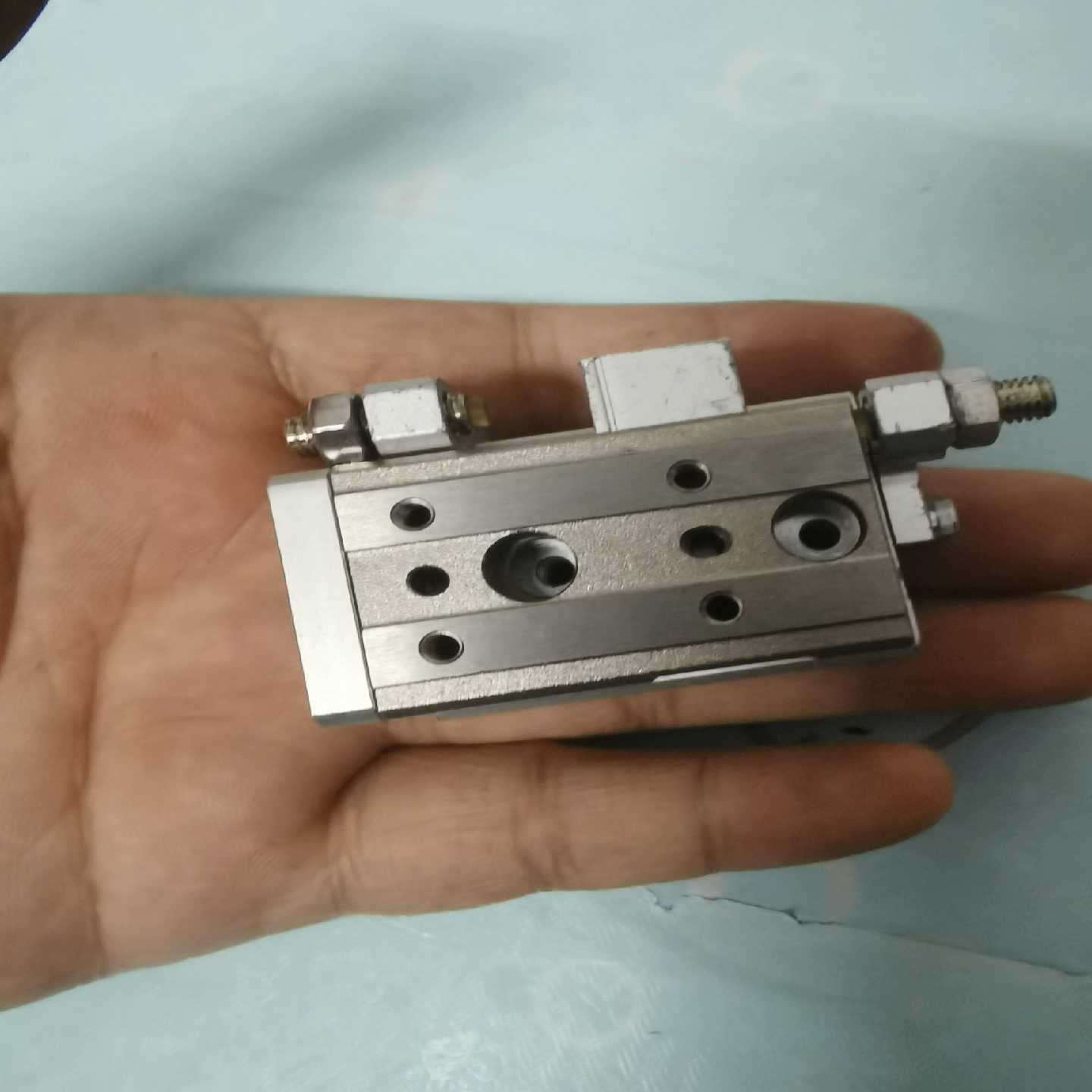 (询价)滑台气缸，型号MXQ6-10，如图实物所拍，一个，