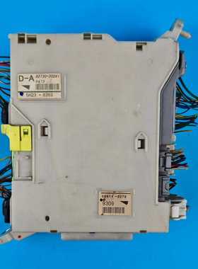 丰田皇冠保险盒，室内保险盒，车身电脑，车身模块，82730---议价