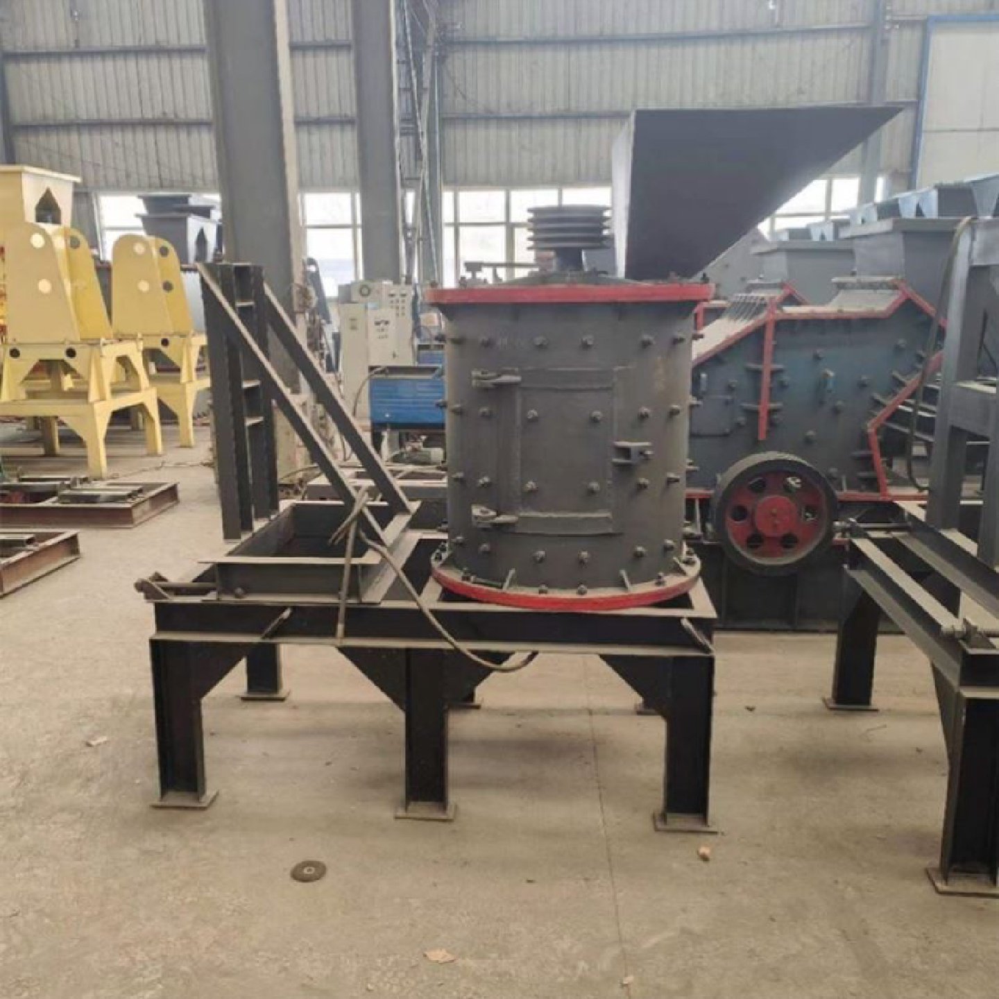 立轴复合式破碎机大型干粉砂浆粉碎机立式版锤打砂机铁矿石制砂机,机械设备,破碎机,淘宝优惠券,粉丝福利购,淘宝优惠卷