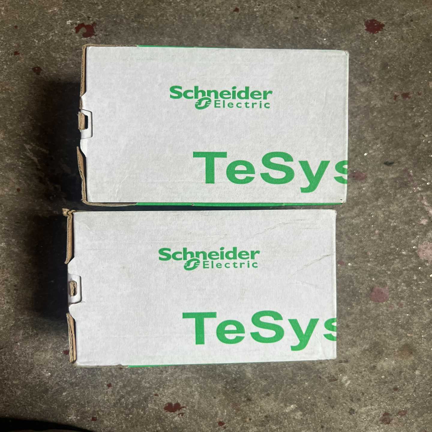 询价CAD32BDC施耐德直流接触器议价