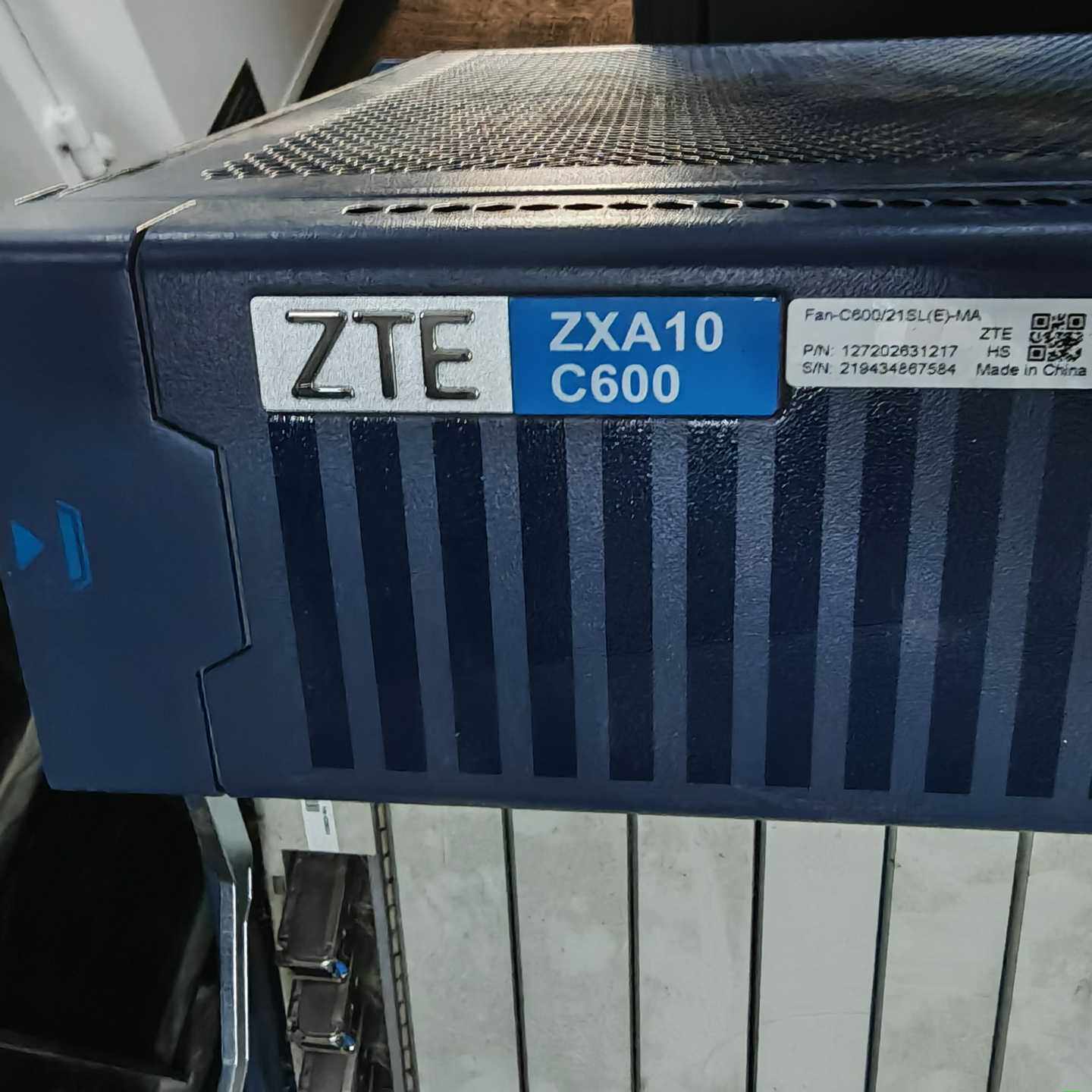 中兴ZXA10C600交换机出售，轻微使用痕迹，适合各大场--议价商品