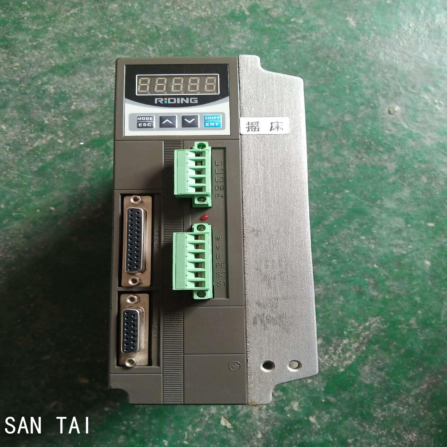 RIDING日鼎交流伺服控制器DCS3204-VT3A；议价
