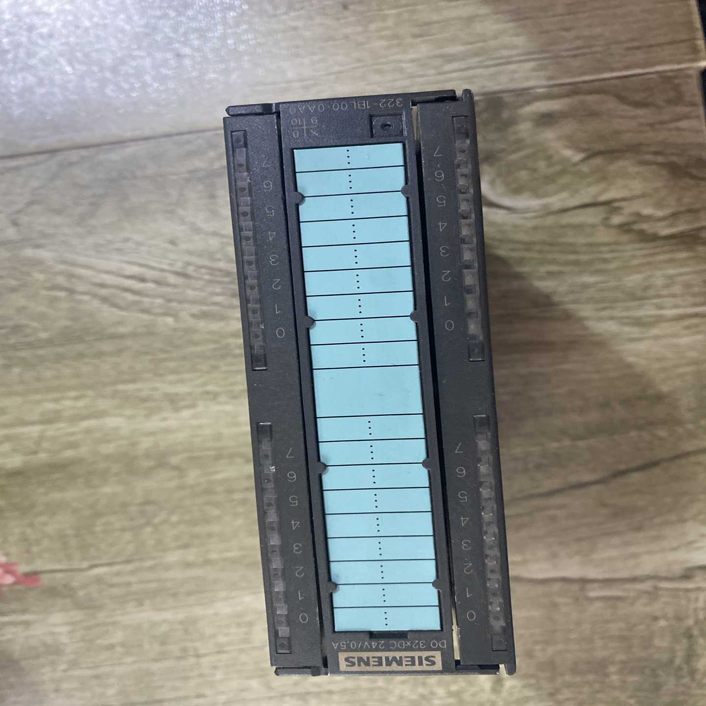 议价西门子6ES7322-1BL00-0AA0，功能完好，成色