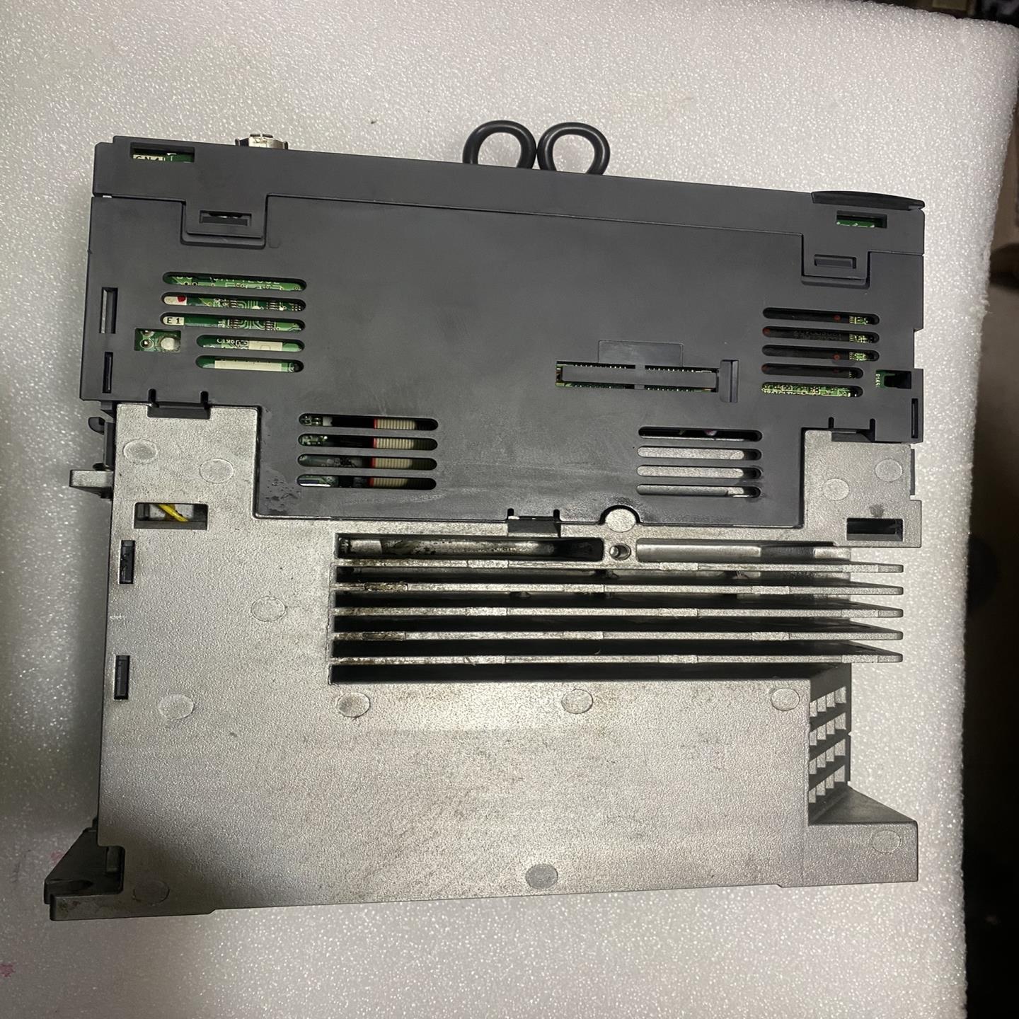 三菱 伺服 驱动器 MR-J4-70A B MR-J4-10【鑫鑫商铺】