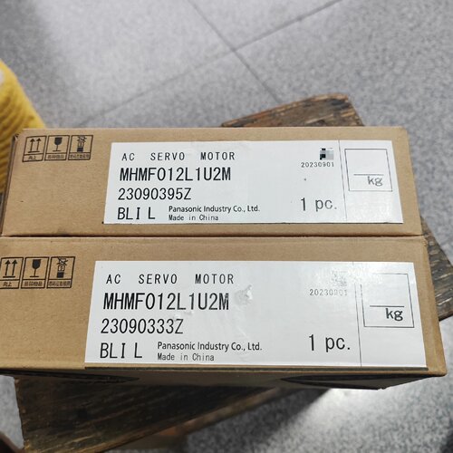 松下电机MHMF012L1U2M  全新，盒码一致，-议价