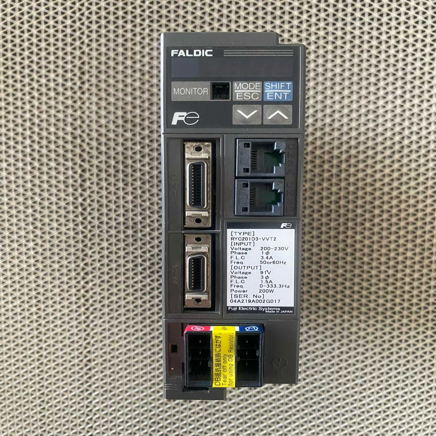 富士伺服驱动器RYC201D3-VVT2，实物如图，所见即所询价
