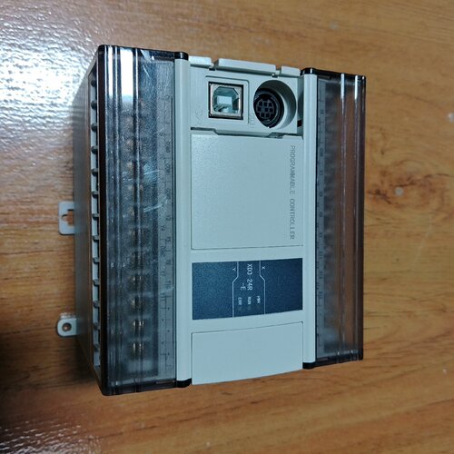 【询价】信捷PLC XD3-24R-E，功能正常，成色为实图
