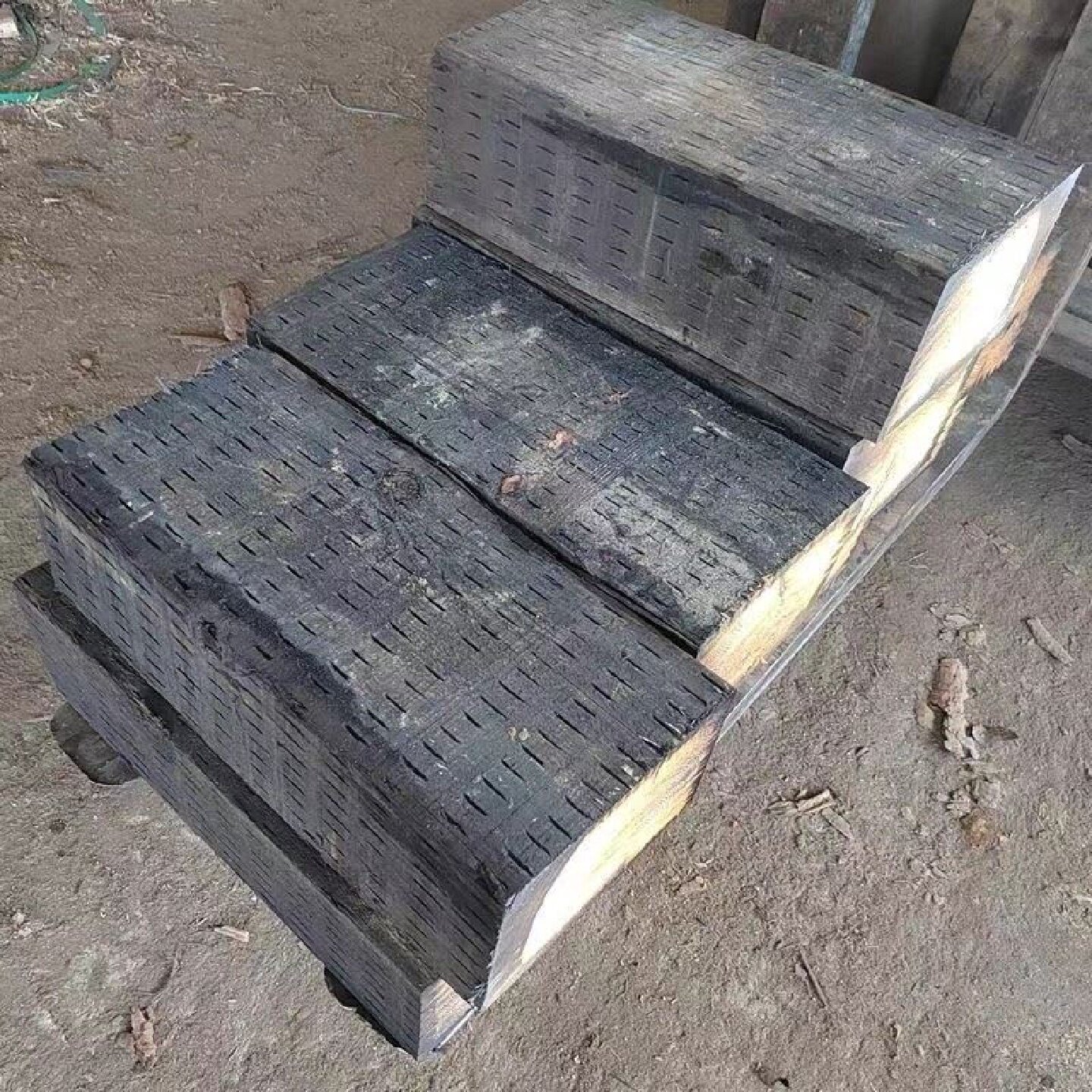 火车旧枕木块桥梁承重木方设备吊车用支腿垫木二手铁路轨油浸道木