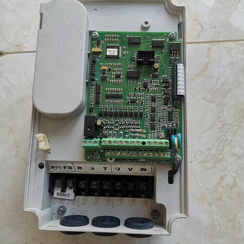 寻爱默生E10004T0055P5.5kw拆机变频器功