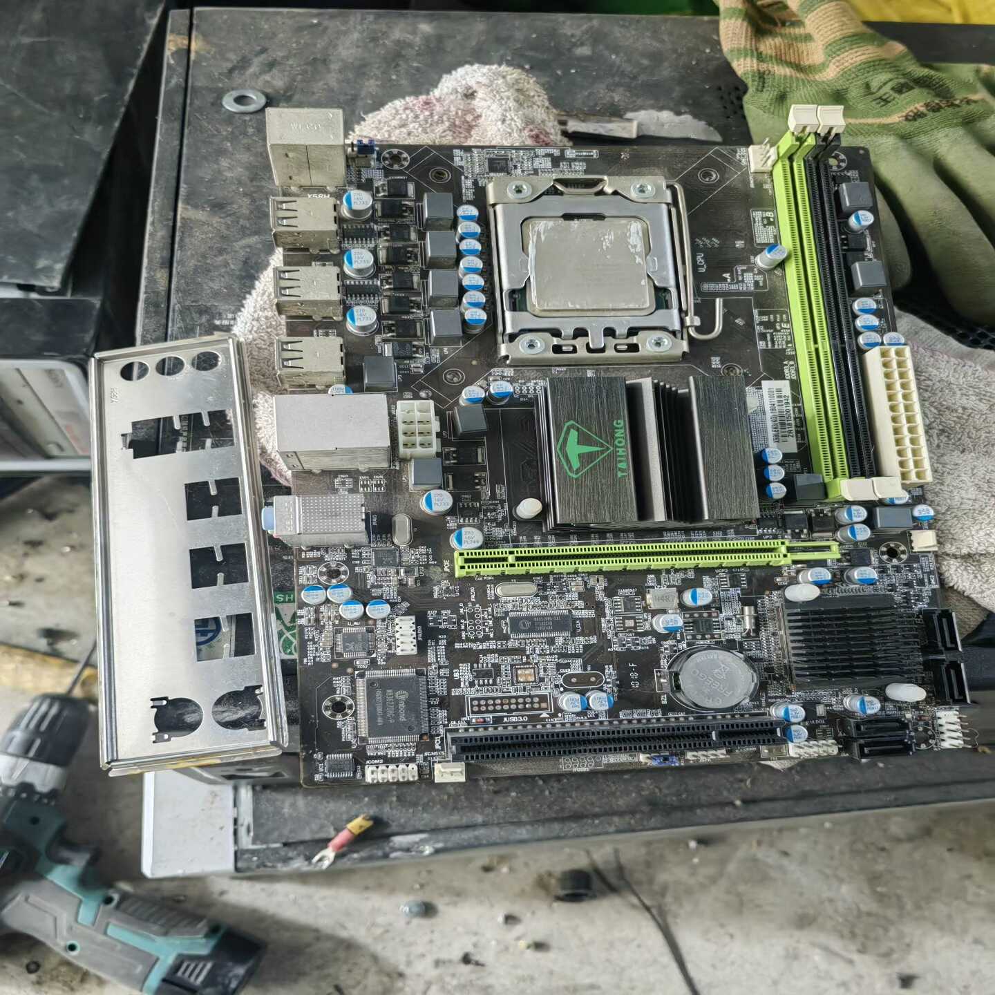 议价X58主板,CPUi7-928现货/l维修