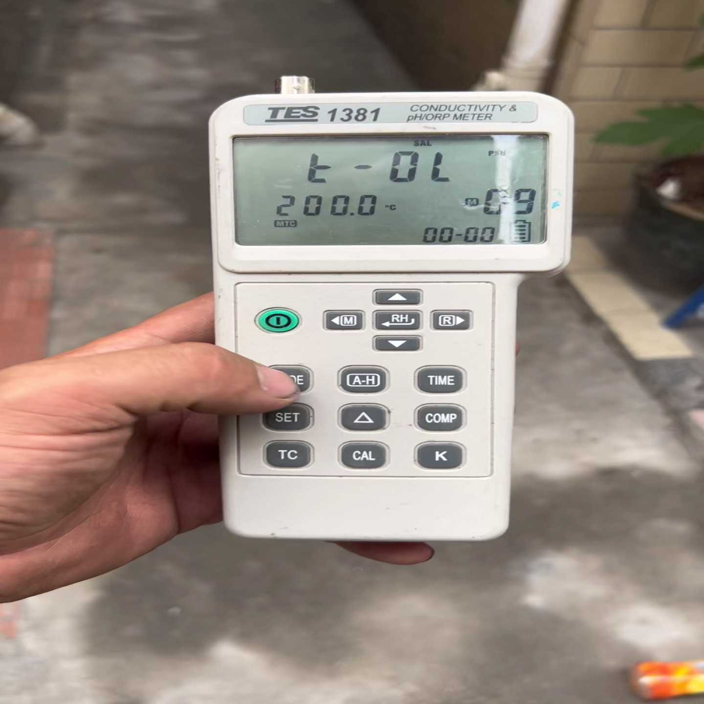 台湾泰仕TES1380自动PH值测试仪数字精密PH检测仪酸碱--议价商品