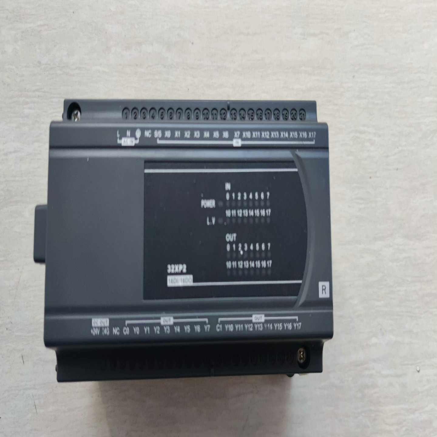 台达PLCDVP32XP200R成色实物图，功能正常询价