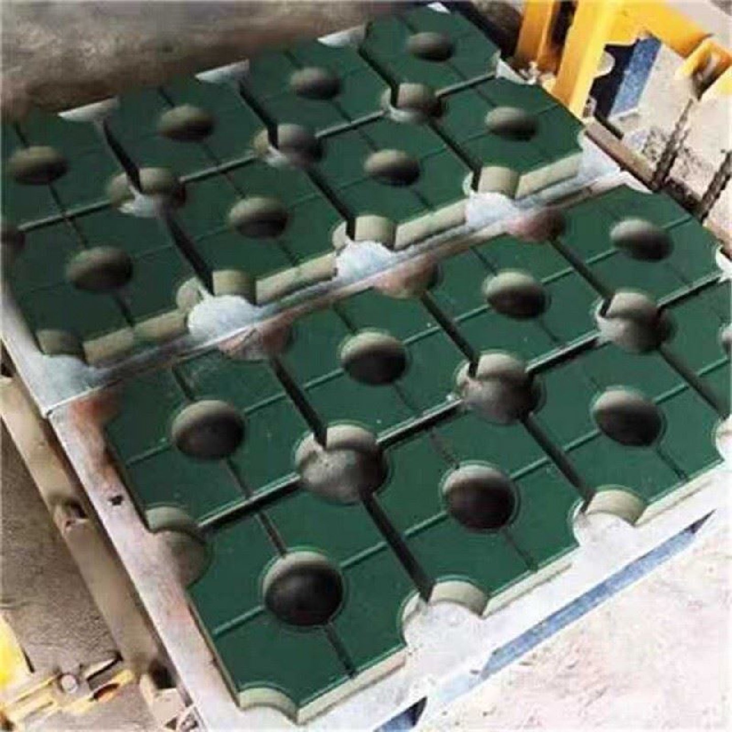 五孔砖八字型植草砖井字草坪砖中孔草坪砖停车位植草砖护坡九孔砖,基础建材,透水砖,淘宝优惠券,粉丝福利购,淘宝优惠卷