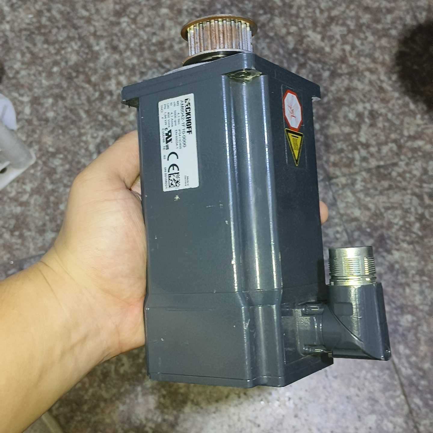 询价倍福电机，AM8042-1F10-0000 ，，~可接维修