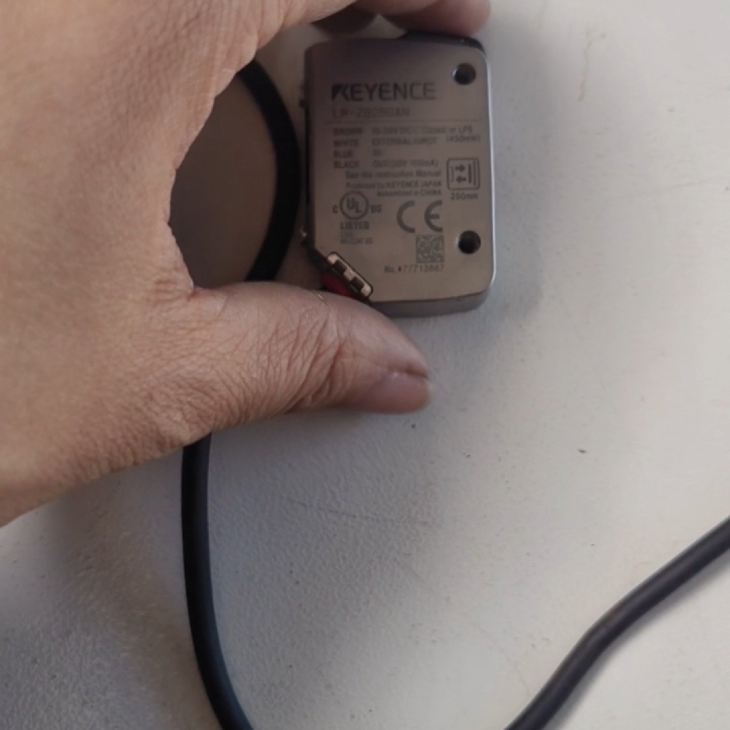 基恩士传感器 LR-ZB250AN，线长60cm，成色如图【议价】,电子元器件市场,其它元器件,淘宝优惠券,粉丝福利购,淘宝优惠卷