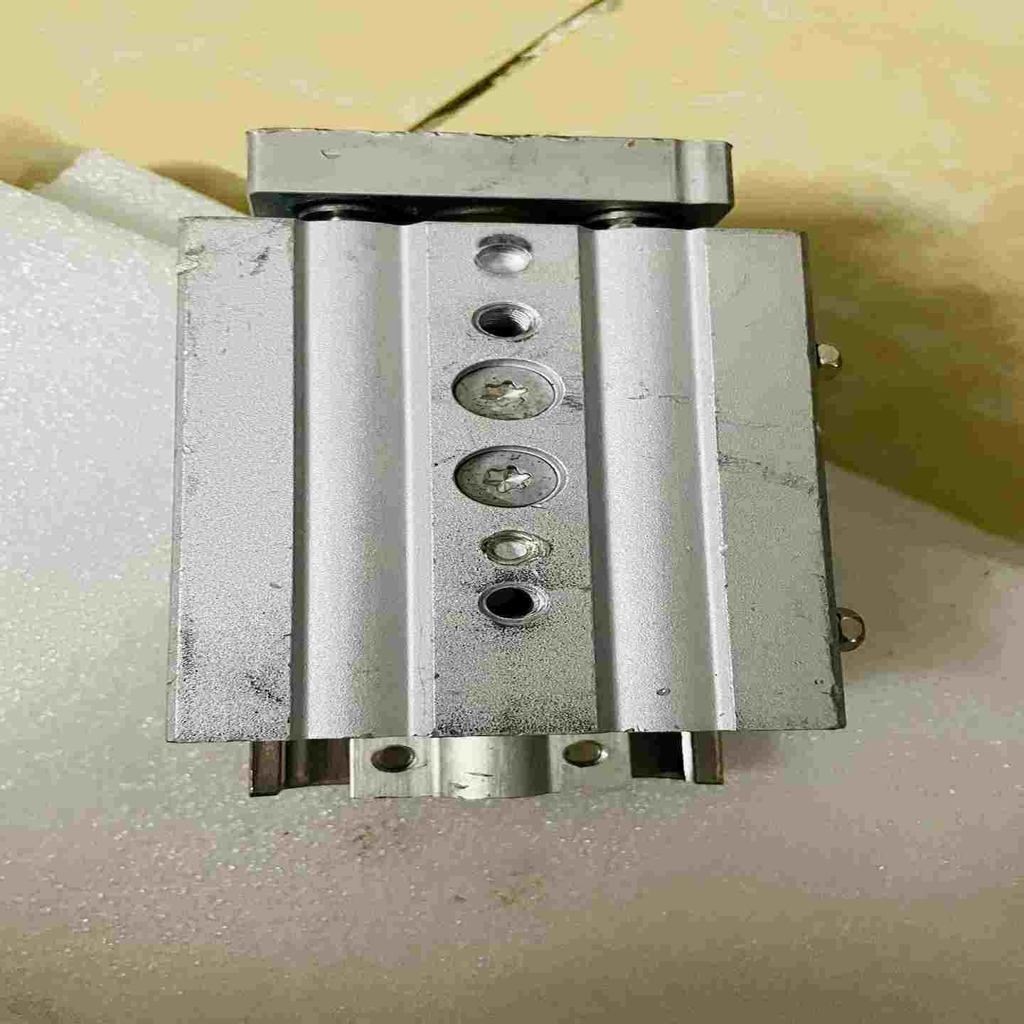 STH80 40-0XM0辅助继电器  一台 正~询价