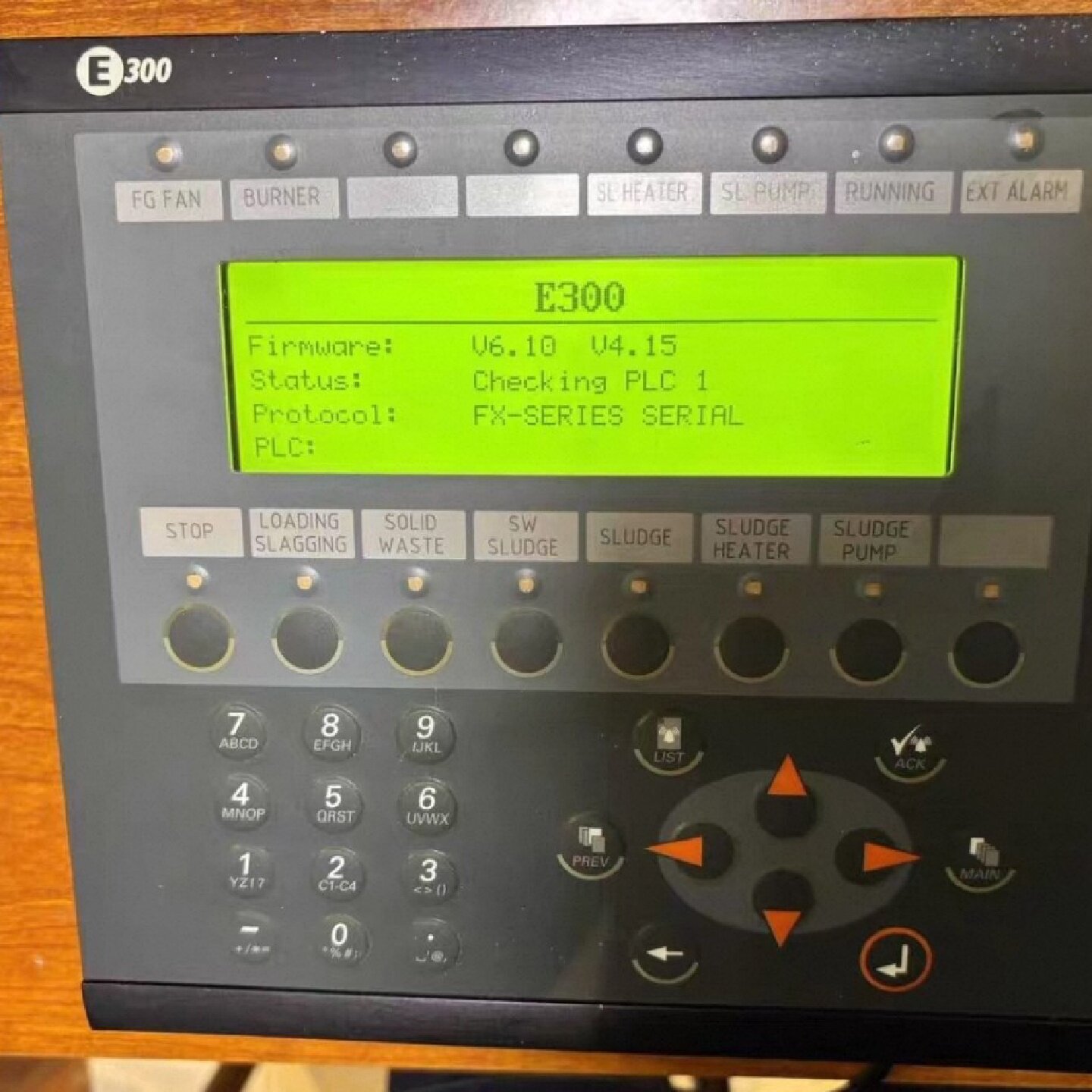 北尔炉  绿洲炉显示器  E300  04380A议价