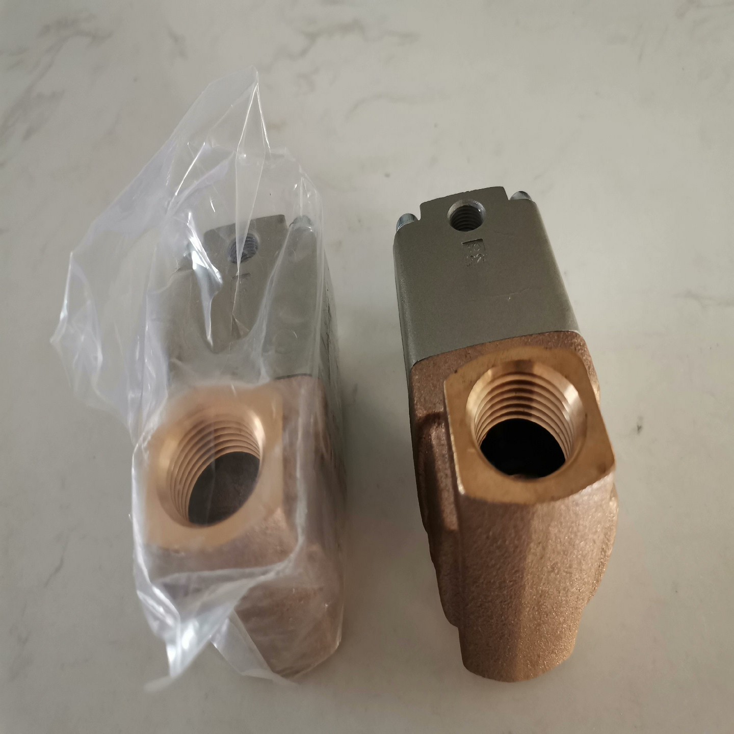 询价全新正品SMC气控阀VNB201A-15A实物照片接口牙纹