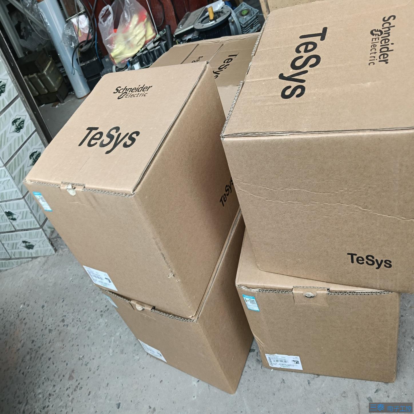 交流接触器LC1D475M7C 8台220V线圈电压，议价