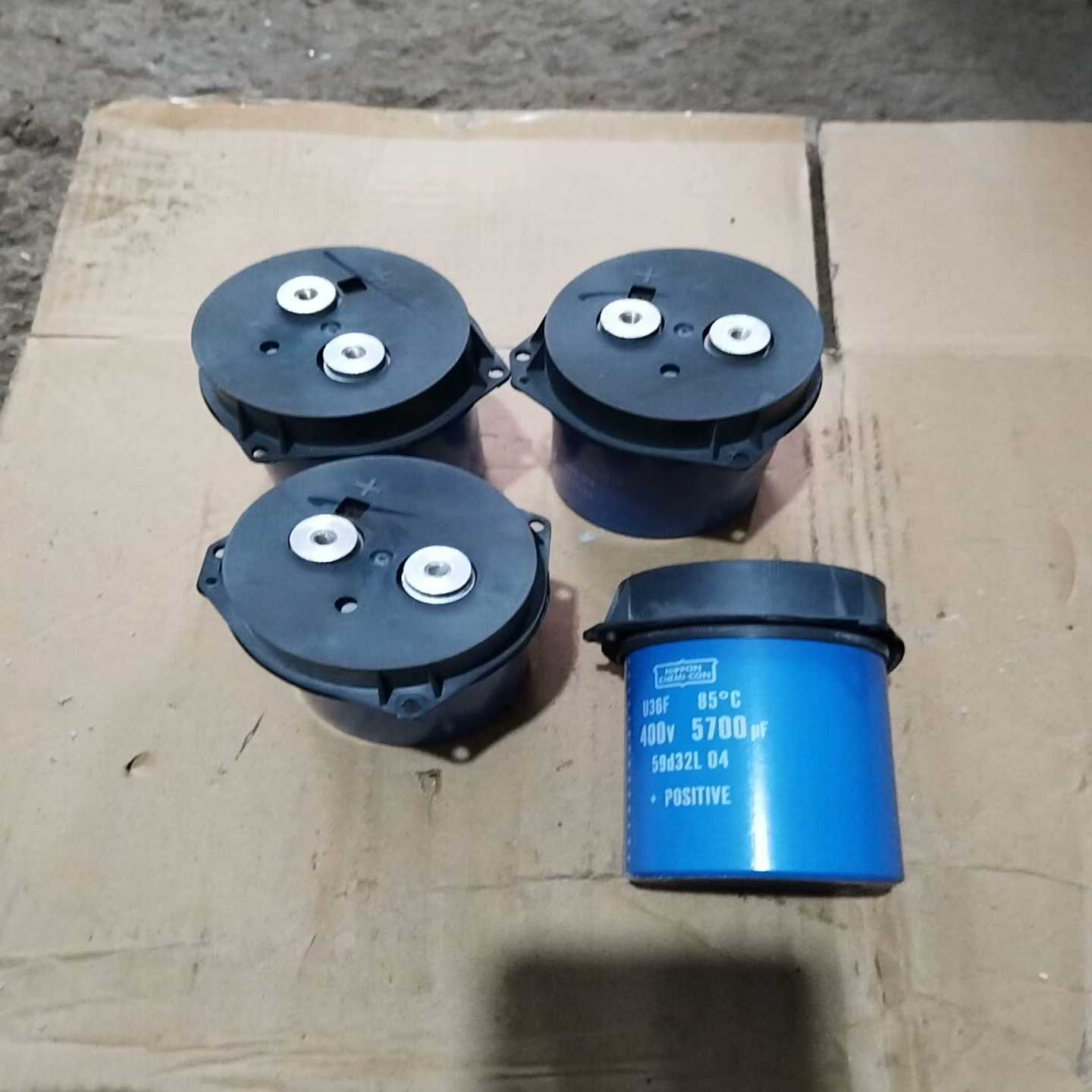 nippon电容400V，5700uF，变频器用电容2只。询价