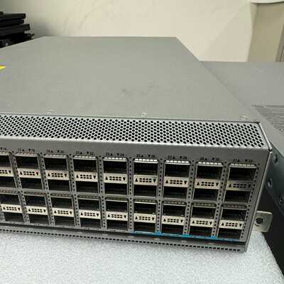 思科  CISCO  N9K-C92304QC  8口100