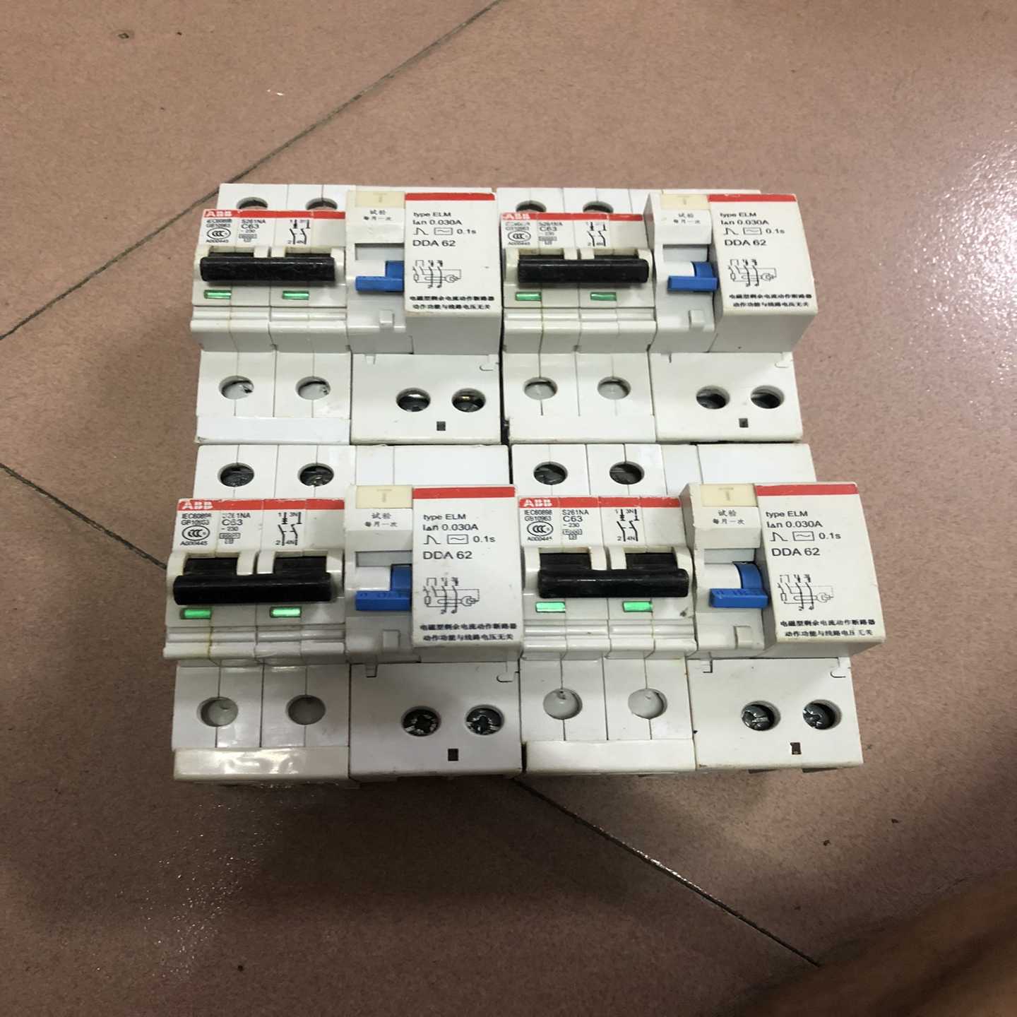 2PC63A电磁式漏电保护器。功能正常。成色如图。询价