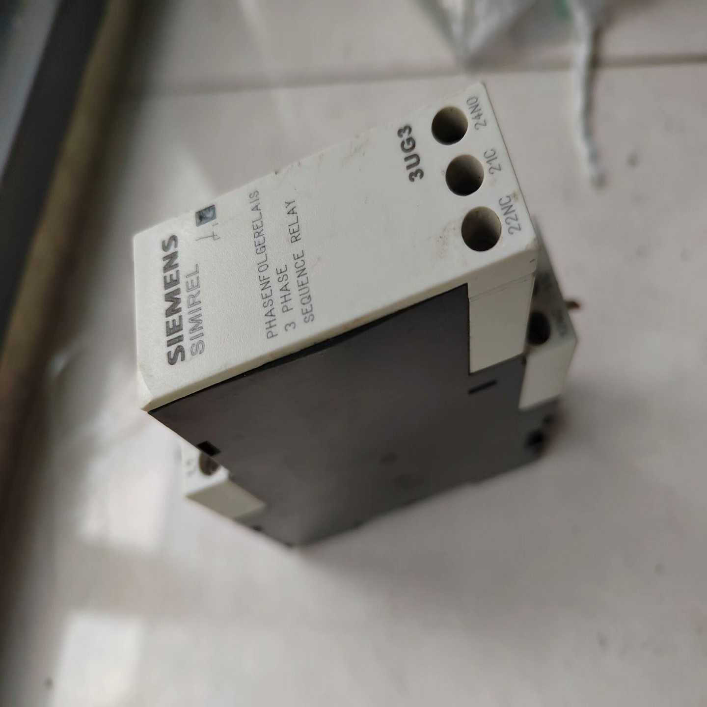 拆机西门子继电器1台，型号：3UG3511-1BQ50，成色-议价