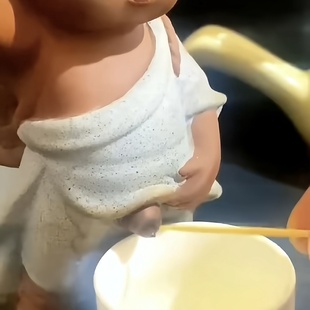 撒尿和尚茶宠抽象搞怪创意尿童娃娃紫砂茶具陶瓷喷水小摆件工艺品