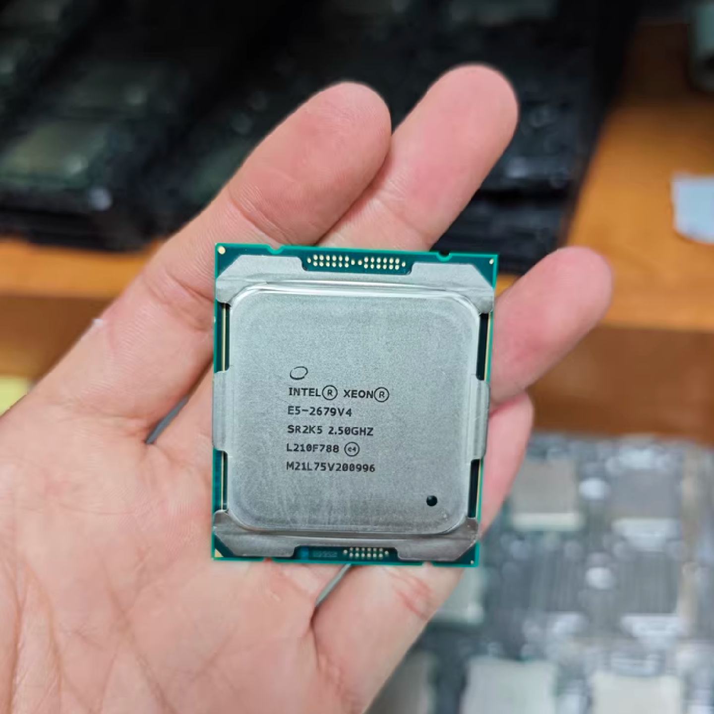 IntelXeonE52679V4CPU英特尔至强E5服务器处理器20核心40线程原厂图片