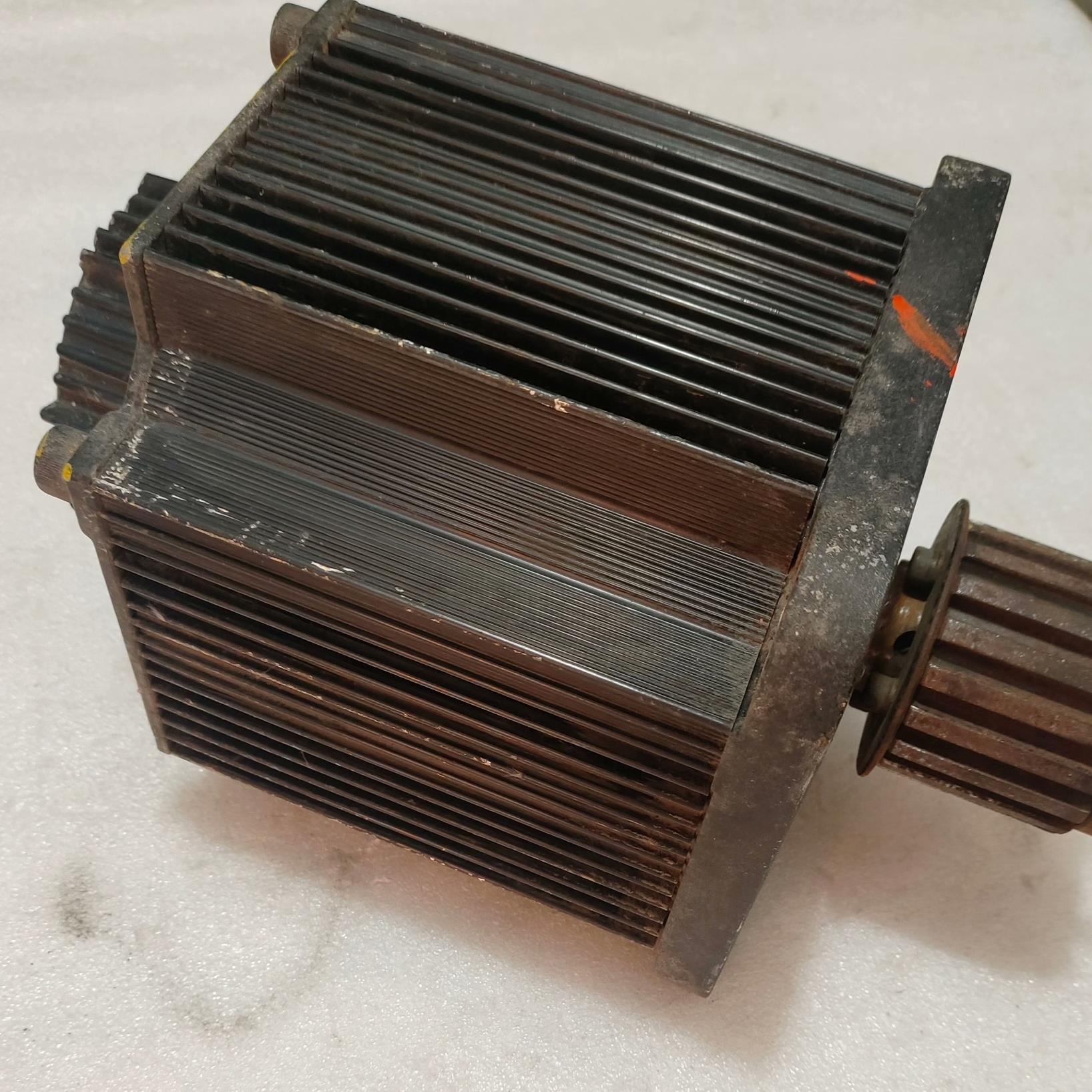 4.4KW安川SGMGH-44ACA61伺服电机，带编码器，（佳毅工控）