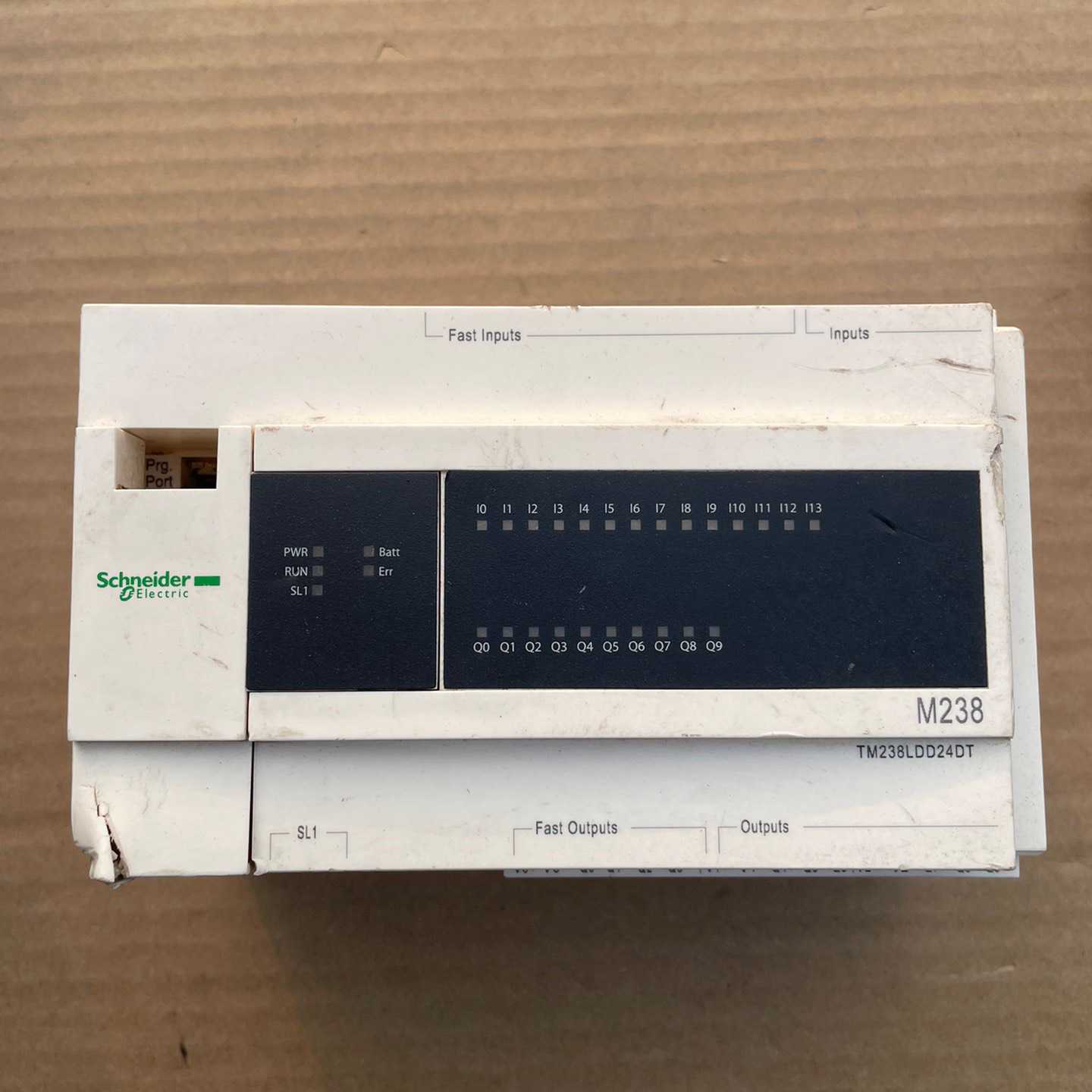 施耐德PLC控制器，型号:TM238LDD24DT。正常使用--议价商品